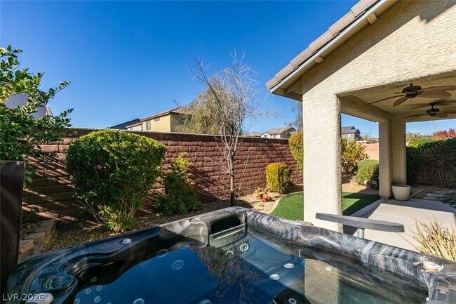 Photo - 10465 Saddle Mountain St