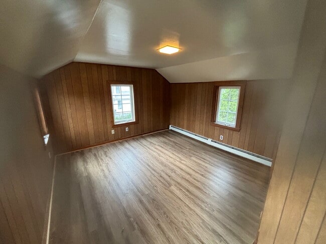 Photo - Freshly Remodeled 3BR / 1 BA Apartment