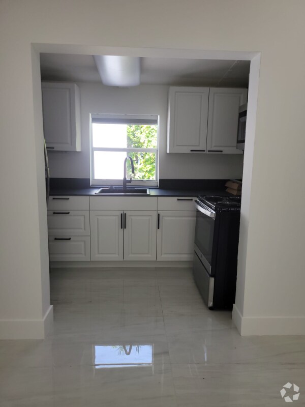 Building Photo - 2175 NE 170th St Rental