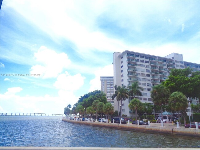 Photo - 1408 Brickell Bay Dr Condominio Unidad 613