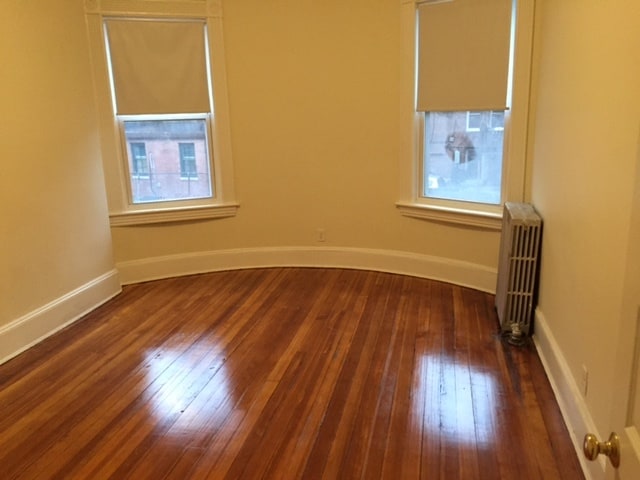 Photo - 1563 Beacon St