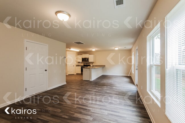 Photo - 270 Christopher St