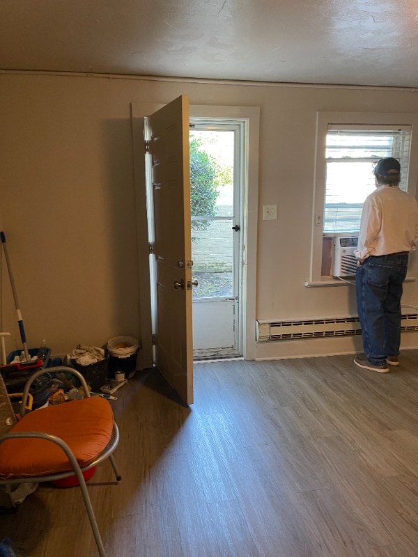Photo - 205 West Ln Unidad B