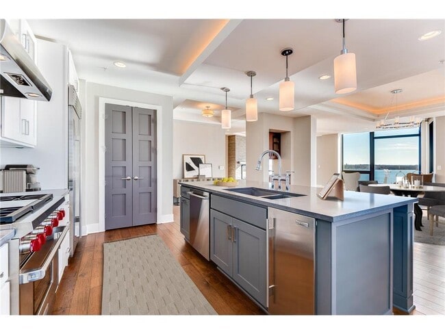 Photo - 2622 W Lake St Unit 609
