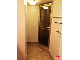 Building Photo - 137 S Palm Dr Unit 504