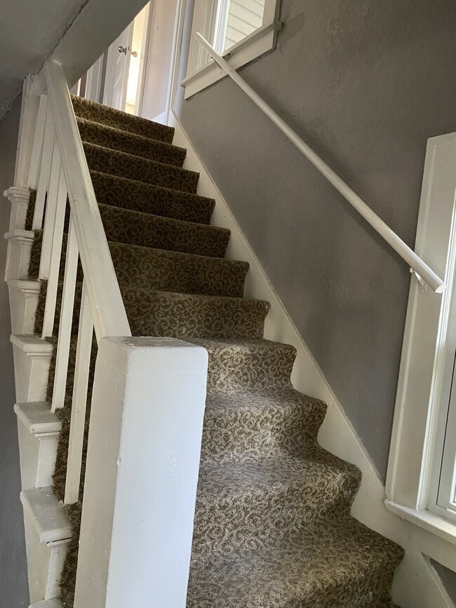 Photo - 1243 Portage Ave