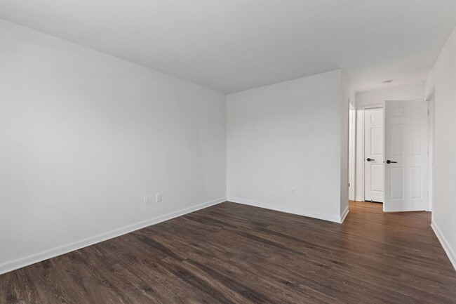 Photo - Rent $1475/mo********** Honda Plant around...