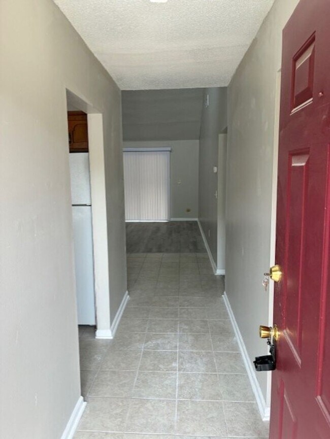 Photo - 112 Admiral's Walk Dr