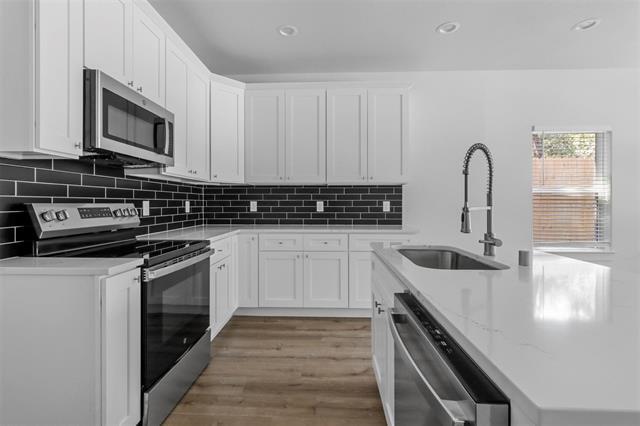 Photo - 820 Dubois St