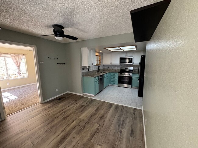 Photo - 2440 Melody Ln