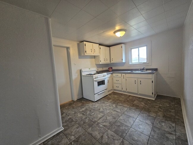 Building Photo - Burtner Rd Unit 1007 Burtner