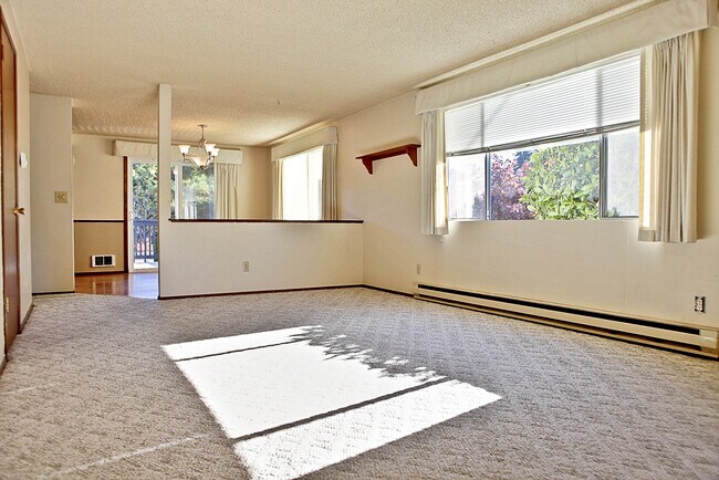 Photo - 2405 Howard Ave Apartments