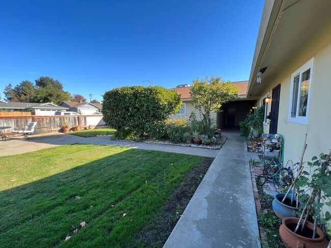 74, 76 &amp; 78 Garden Drive - 74, 76 &amp; 78 Garden Drive Apartment Unit 78
