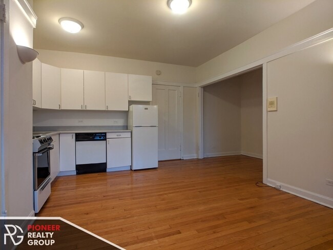 Photo - 812 W Waveland Ave Unit 24