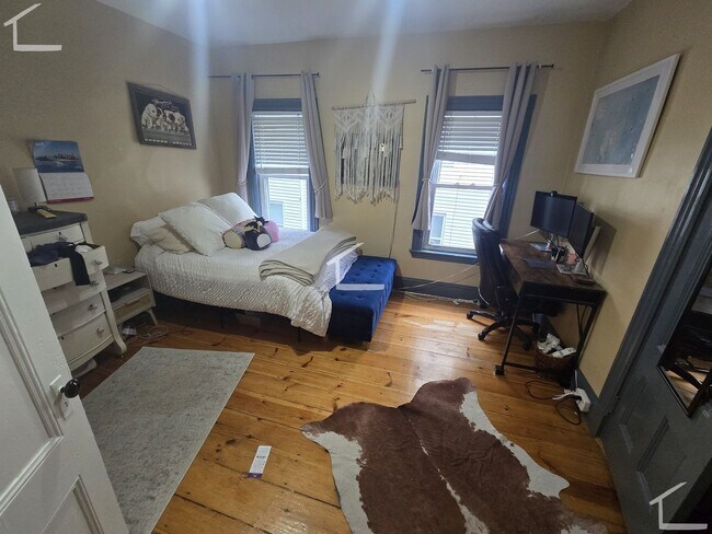 Photo - Huge 3 bed in Somerville!!!