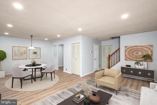 Photo - 110 Versailles Ct