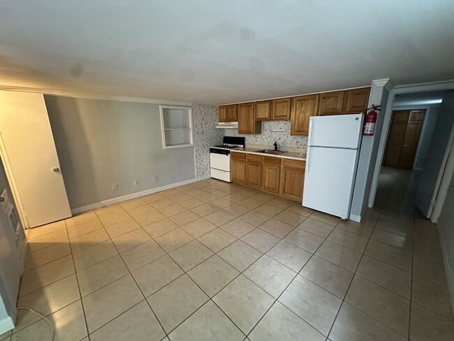 Building Photo - 801 Mountain Ave Unit A