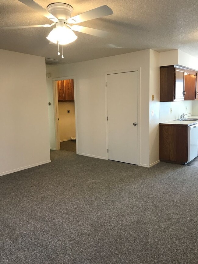 Photo - 1500 W Rainey St Unidad B