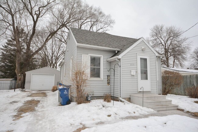 Cute, Remodeled 2br Home, Like New! - Cute, Remodeled 2br Home, Like New!