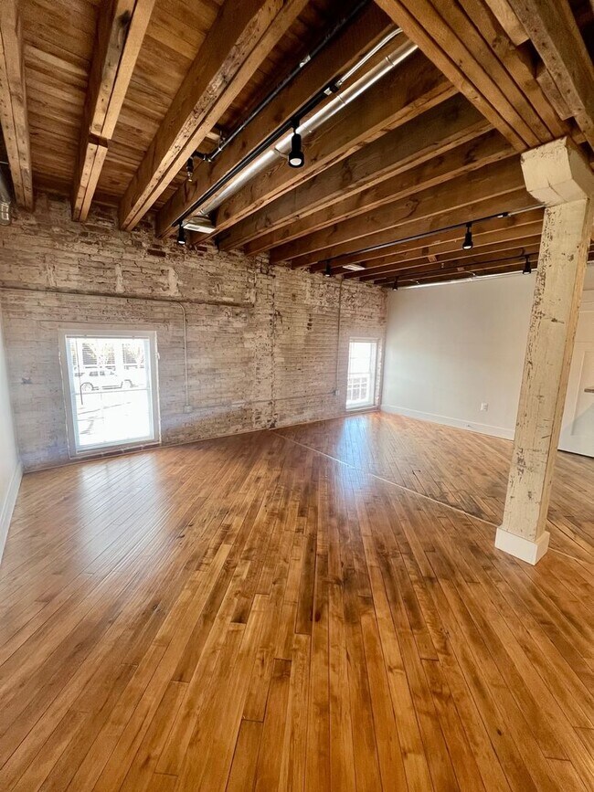 Photo - Beautiful 2 Bed in Historic Downtown Frede...