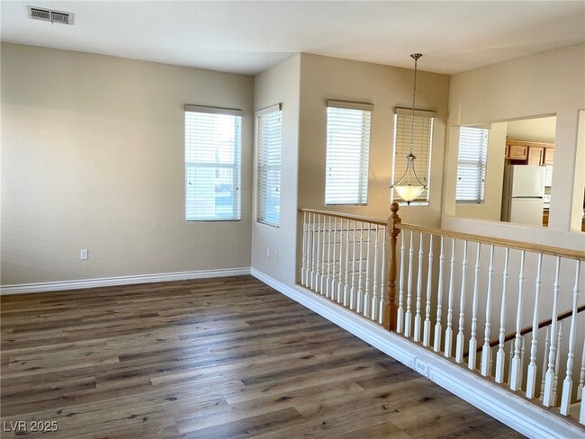 Photo - 3448 Balanced Rock St