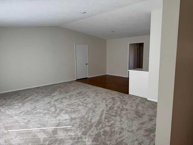 Photo - 904 E Sunnycrest Dr