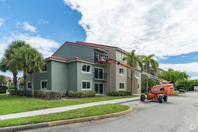 Primary - Ernie Martin Villas