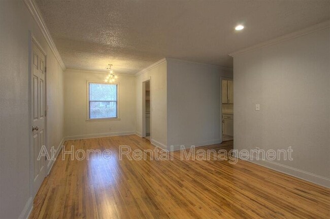 Photo - 1331 E 43rd St