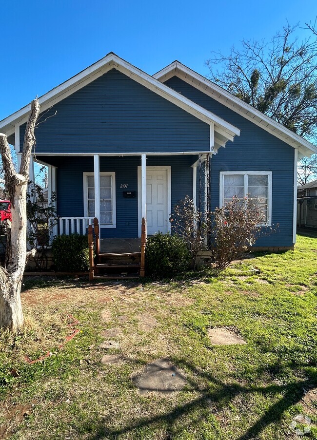 Building Photo - 2107 Fillmore St Rental