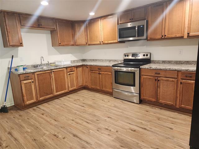 Photo - 202 W Martin Ave