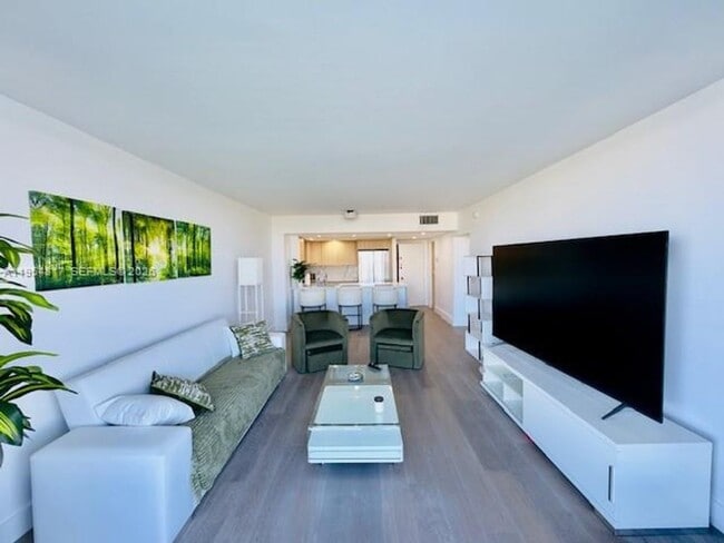 Photo - 5600 Collins Ave Unidad 5600 Collins Ave appt 10L