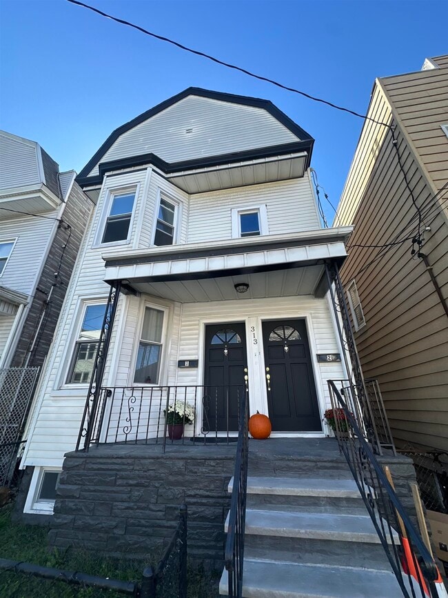 Photo - 313 Pearsall Ave