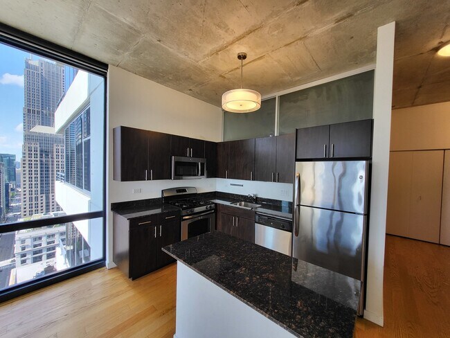 Photo - 235 W Van Buren St Unidad 3614