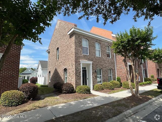 Building Photo - 7620 High Market St Rental