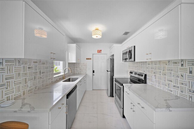 Photo - 1625 Hollywood Blvd Unit 2
