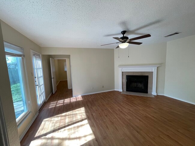 Photo - 10003 Parliament House Rd