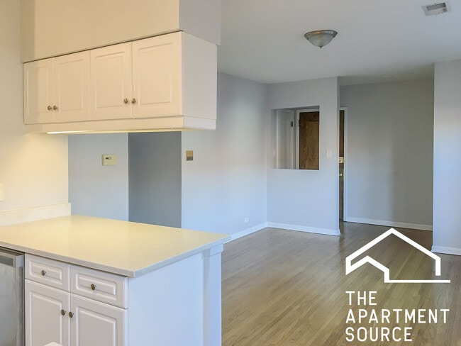 Photo - 3710 N Sheffield Ave Unit 206