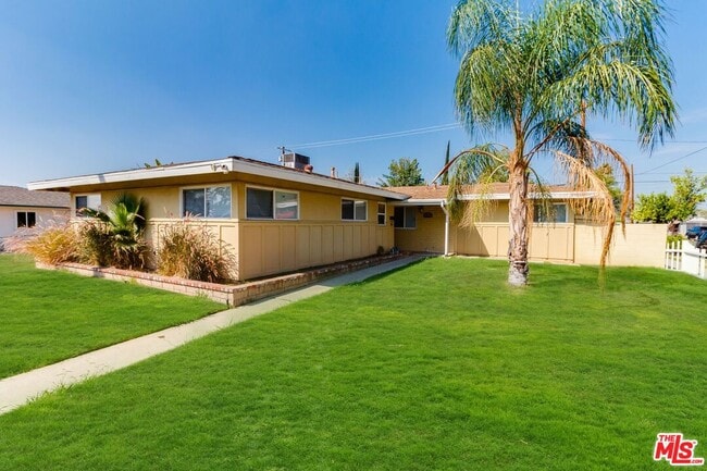 Building Photo - 11257 Collett Ave Rental