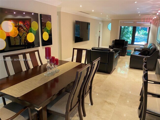 Photo - 1501 Lisbon St