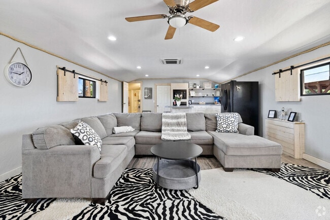 Building Photo - 7625 N Williamson Valley Rd Rental