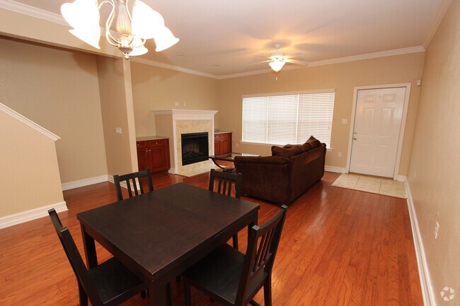 Building Photo - 1569 Crescent Hills Dr Rental