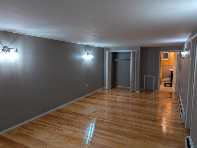 Building Photo - 1011 Scranton St Unit 2 Rental