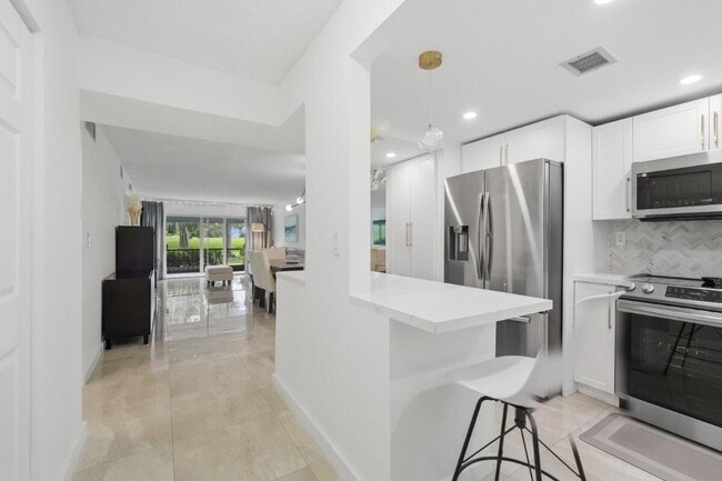 Photo - 6100 NW 44th St Unidad 104