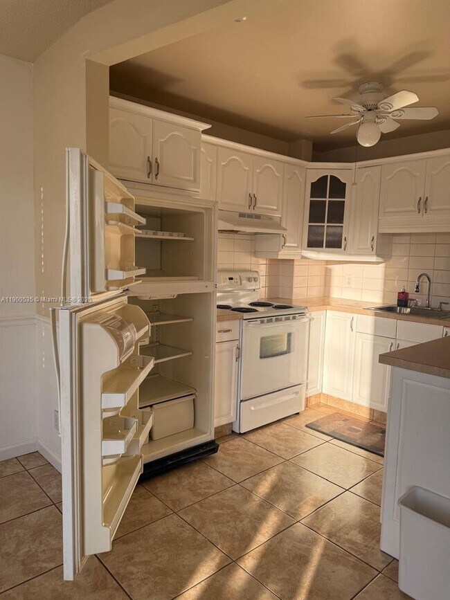 Photo - 22 SE 3rd Terrace Unit 18