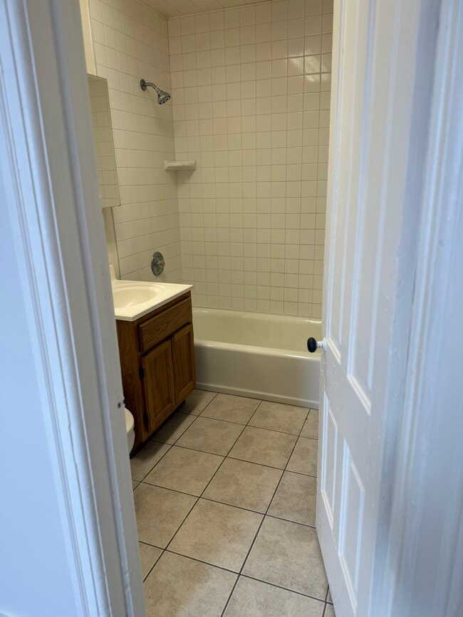 Photo - 813 W Saint James St