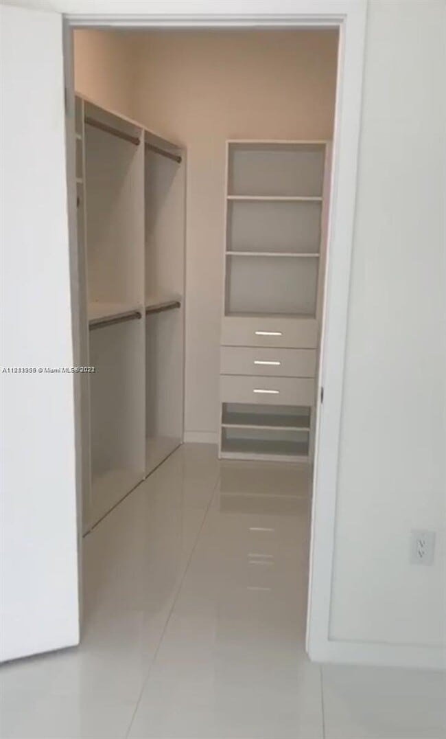 Photo - 851 SW 1st St Unit 512