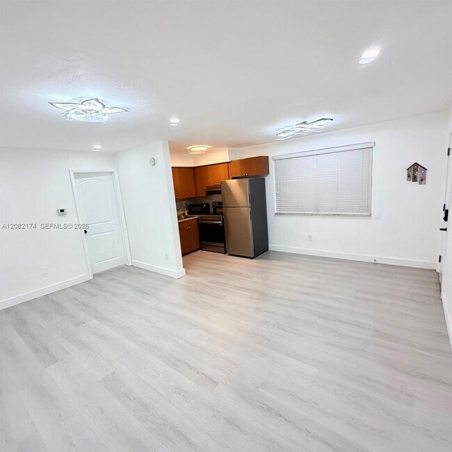 2015 SW 27th Ave