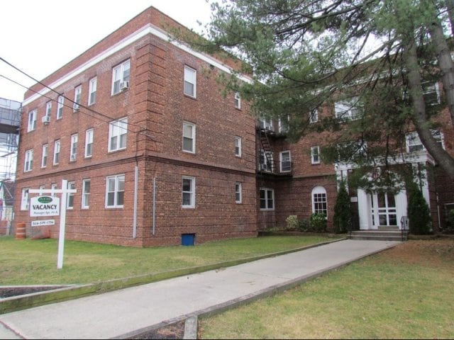 Apartamentos en 700 Merrick Rd - 700 Merrick Road