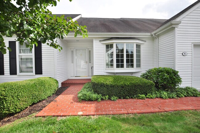 Photo - 8 Dickinson Ct Unit 8