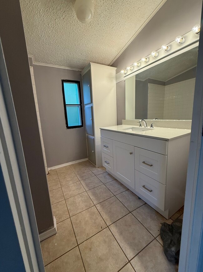 Photo - 19 Clifton Manor Dr